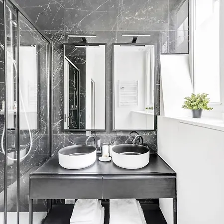 Blue Design 2bdr Flat In The Heart Of Bastille Apartment Paris
