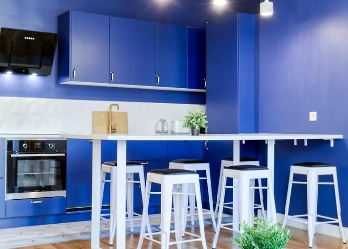 Blue Design 2bdr Flat In The Heart Of Bastille *