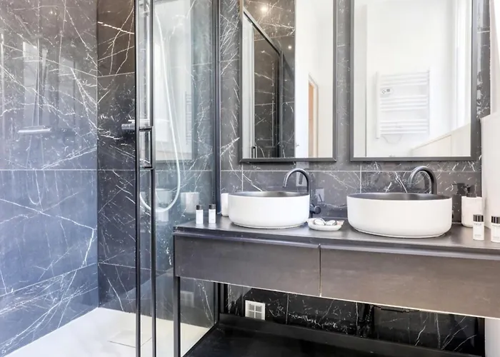 Lägenhet Blue Design 2bdr Flat In The Heart Of Bastille Paris