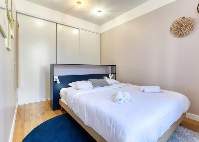 Lägenhet Blue Design 2bdr Flat In The Heart Of Bastille Paris